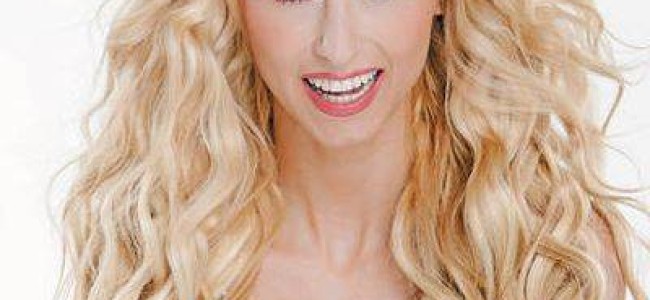 Andreea Balan da cartile pe fata! Andreea Balan da cartile pe fata!