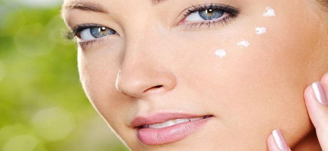 6 masti naturale potrivite pentru un ten cu acnee 6 masti naturale potrivite pentru un ten cu acnee