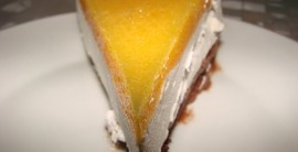 Cheesecake cu jeleu de nectarine caramelizat