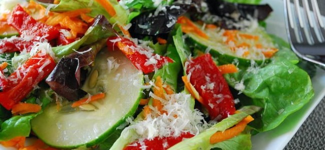 Vezi top 5 beneficii ale consumului zilnic de salata de sezon! Vezi top 5 beneficii ale consumului zilnic de salata de sezon!