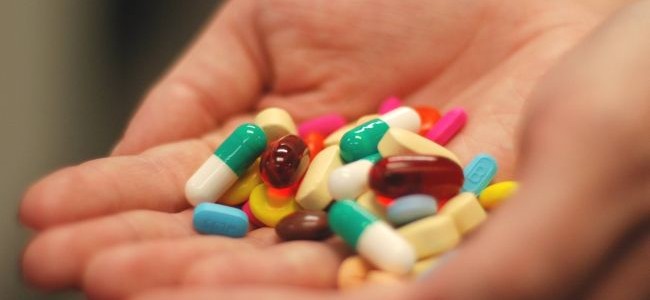 Pericolul medicamentelor luate fara avizul medicului. Il cunosti? Pericolul medicamentelor luate fara avizul medicului. Il cunosti?