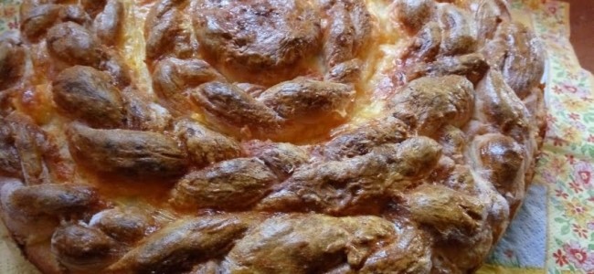 Pasca cu branza sarata Pasca cu branza sarata