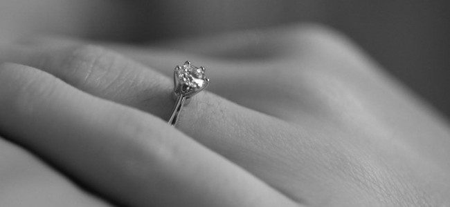 Inelul de logodna ideal pentru a-ti surprinde partenera