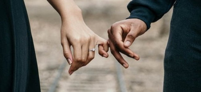 Inelul de logodna – simbol al daruirii